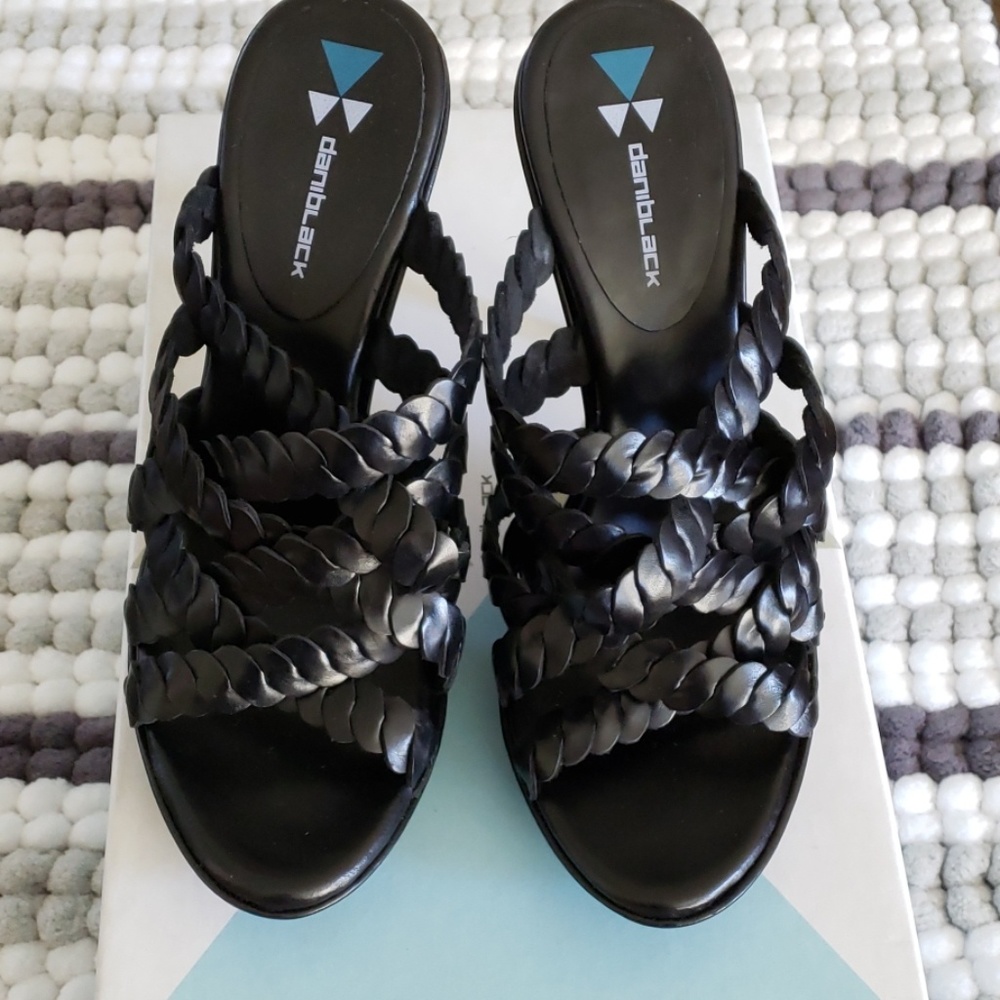 New. Daniblack Shiloh mules